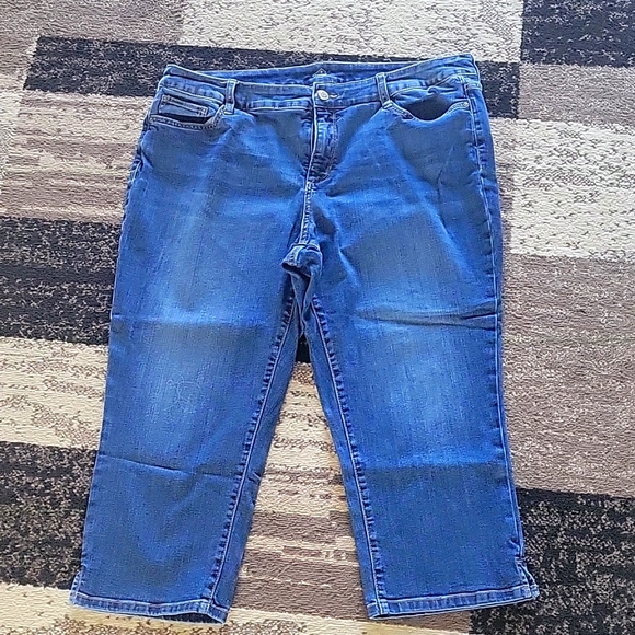 Capri - Picture 1 of 2